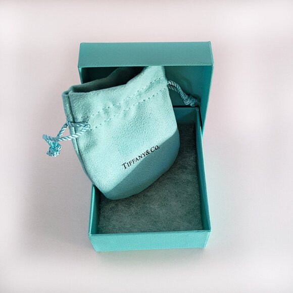 New Tiffany & Co. Jewelry Box, Dust Pouch and Gift Bag - Picture 6 of 10